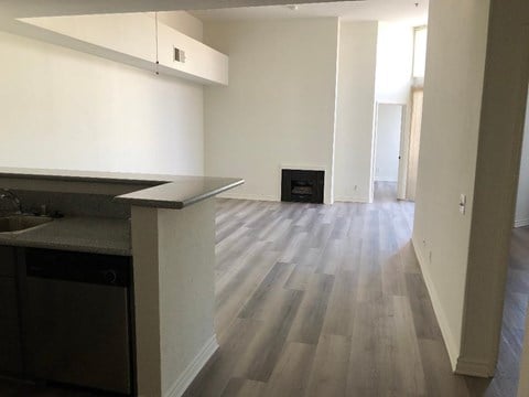 Floor plan for 2 beds, 2 baths, 1050 sqft
